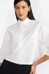 Buy_PERONA_White Cotton Plain Collared Neck Penny Cropped Shirt 