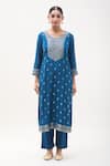 Samyukta Singhania_Blue Kurta Muslin Jacquard Floral Round Neck Flower Paisley Pattern Pant Set _Online_at_Aza_Fashions