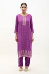 Samyukta Singhania_Purple Muslin, Organza Embroidery Round Neck Flower Butti Kurta Pant Set_at_Aza_Fashions