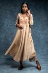 Buy_Suvastram_Beige Kurta Chanderi Silk Embroidery Ditsy Centre Panelled With Palazzo _at_Aza_Fashions