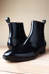 Buy_Fellmonger_Black Plain Leather Boots _at_Aza_Fashions