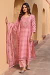 Buy_KARAJ JAIPUR_Peach Kurta And Dupatta Linen Printed Mughal Floral Notched Set_at_Aza_Fashions