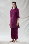 Samyukta Singhania_Purple Viscose Embroidery Phool Mandarin Collar Kiaa Kurta With Pant _Online_at_Aza_Fashions