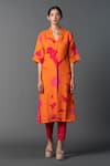 Buy_Clos_Orange Shimmer Cupro Print Geometric Collar Straight Shirt Kurta And Pant Set _at_Aza_Fashions