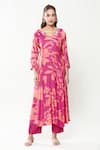 Samyukta Singhania_Pink Pure Muslin Printed Floral Vine V Neck Kurta Set _Online_at_Aza_Fashions