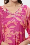 Buy_Samyukta Singhania_Pink Pure Muslin Printed Floral Vine V Neck Kurta Set 