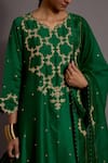 Deep Thee_Green Chanderi Hand Embroidered Zardozi Scalloped Phool Pathi A-line Kurta Set _at_Aza_Fashions