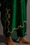 Buy_Deep Thee_Green Chanderi Hand Embroidered Zardozi Scalloped Phool Pathi A-line Kurta Set 