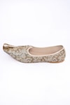 Buy_Aryavir Malhotra_Brown Self Embroidered Woven Juttis 