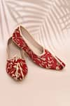 Buy_Aryavir Malhotra_Red Floral Vine Embroidered Juttis _at_Aza_Fashions