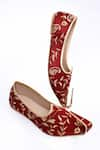 Aryavir Malhotra_Red Floral Vine Embroidered Juttis _at_Aza_Fashions