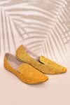 Buy_Aryavir Malhotra_Yellow Floral Embroidered Juttis _at_Aza_Fashions