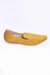 Buy_Aryavir Malhotra_Yellow Floral Embroidered Juttis 