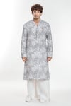 Anamika Khanna_Multi Color Linen Printed Abstract Fleur Kurta _Online_at_Aza_Fashions