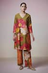 Buy_Dressfolk_Green Chanderi Digital Printed Floral V Neck Advika Kurta And Pant Set _at_Aza_Fashions