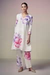 Buy_Dressfolk_Ivory Linen Cotton Digital Printed Floral V Neck Zainab Kurta And Pant Set _at_Aza_Fashions