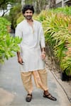 Buy_Hilo Design_Off White Dupion Silk Embroidered Thread Mayur Neck Kurta With Dhoti Pant _at_Aza_Fashions