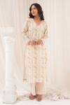 Buy_HOUSE OF TA-YA_Ivory Cambric Digitally Printed Floral V-neck Kurta With Pant _at_Aza_Fashions