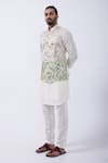 Buy_KAKA CALCUTTA_Ivory Suiting Embroidered Thread Bundi Jacket _at_Aza_Fashions