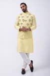 Buy_KAKA CALCUTTA_Yellow Suiting Embroidered Mirror Cutdana Bundi Jacket 