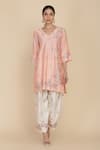 Buy_Anju & Harleen_Peach Chanderi Embroidery Resham V Neck Kurta With Salwar _at_Aza_Fashions