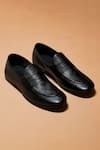 Buy_Dmodot_Black Flexo Nero Loafers _at_Aza_Fashions