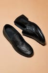 Shop_Dmodot_Black Flexo Nero Loafers _at_Aza_Fashions