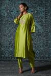 Buy_Eeda_Green Chiniya Silk Embroidered Thread Round Noor Patch Kurta And Pant Set 