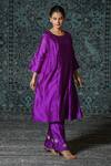 Buy_Eeda_Purple Chiniya Silk Embroidered Thread Round Noor Back Patch Kurta And Pant Set _at_Aza_Fashions