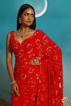 Buy_Paaprika_Red Pure Georgette Embroidered Sequin Sweetheart Geometric Saree With Blouse 