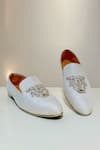 Buy_Hilo Design_Off White Zardozi Embroidered Gloria Floral Shoes_at_Aza_Fashions