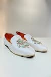 Hilo Design_Off White Zardozi Embroidered Granaa Shoes_Online_at_Aza_Fashions