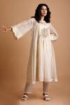 Buy_Mityan_Ivory Jute Silk Embroidered Floral Round Amarnath Tunic With Inner _at_Aza_Fashions