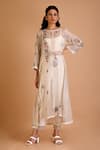 Buy_Mityan_Ivory Jute Silk Embroidered Floral Round Field Rush Tunic With Inner _at_Aza_Fashions