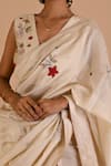 Mityan_Ivory Silk Chanderi Hand Embroidered Floral V Neck Hibiscus Saree With Blouse _Online_at_Aza_Fashions