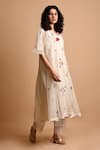 Buy_Mityan_Ivory Jute Silk Hand Embroidered Floral V Neck Lilac Angrakha Tunic With Inner _at_Aza_Fashions