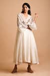 Buy_Mityan_Ivory Jute Silk Embroidered Floral V Neck Peony Striped Kurta Pant Set _at_Aza_Fashions