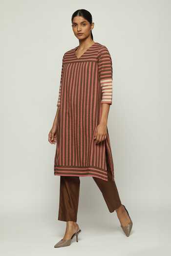Buy_ABRAHAM AND THAKORE_Red Cotton Applique V-neck Striped V Kurta _at_Aza_Fashions