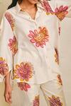 Buy_Jodi_White Handloom Cotton Woven Checkered Collar Kolam Shirt _Online_at_Aza_Fashions