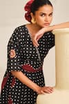 Buy_Jodi_Black Mul Applique V-neck Pipli Checkered Dress 