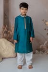 Buy_Mi Dulce An'ya_Green 100% Organic Cotton Embroidered Handwoven Kurta With Pant _at_Aza_Fashions