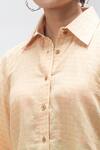 Buy_Ibai_Peach Handwoven Jamdani Muslin Printed Checkered Collar Love Bird Shirt 