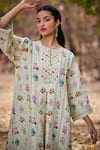 Shop_Pozruh by Aiman_Green Hemp Print Floral Notched Jasmine Checkered Kurta With Pant 