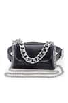 Buy_Bijoux By Priya Chandna_Black Plain Bolsa Pequena Mini Belt Bag 