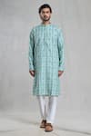 Aryavir Malhotra_Green Kurta Viscose Printed Geometric Straight And Pant Set _at_Aza_Fashions