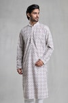 Arihant Rai Sinha Green Cotton Embroidery Floral Chikankari Work Kurta at Aza Fashions Arihant Rai Sinha_Green Cotton Embroidery Floral Chikankari Work Kurta_at_Aza_Fashions