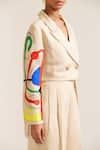 Buy_MINI SONDHI_Beige Linen Embroidered Applique Lapel Paint Stain Cropped Blazer With Pant _Online_at_Aza_Fashions