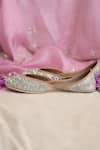 Buy_Coral Haze_Silver Zardosi Mahnoor Embellished Juttis _Online