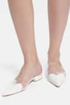 Buy_ZORI WORLD_White Plain Amor Heart Cut-out Toe Flats _at_Aza_Fashions