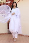 Bannhi_White Kurta And Palazzo Taffeta Silk Hand Painted Floral Plain Solid Set _Online_at_Aza_Fashions